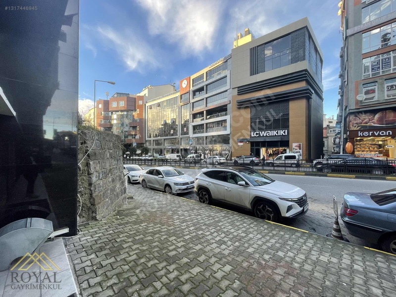 Royal'den Meydanda Devren Kiralık Dükkan — fotoğraf 5