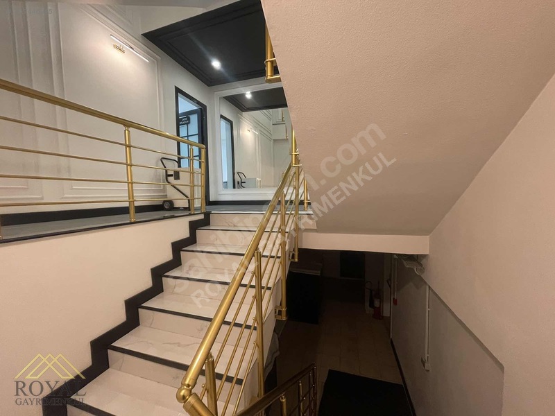 Royal'den Meydanda Devren Kiralık Dükkan — fotoğraf 30