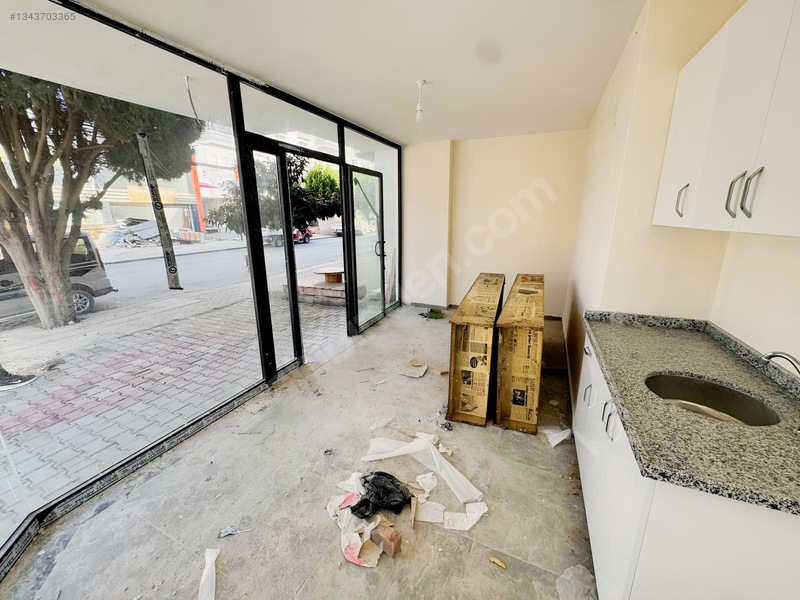 Erdemli Merkezde Köşe Başı 47 M² Kiralık Dükkân — fotoğraf 3