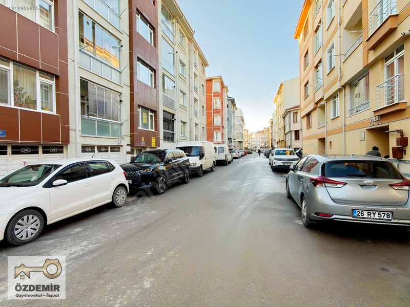 Özdemir'den Güllük Mahallesi Baysal Sk. Satılık 2+0 Daire — fotoğraf 16
