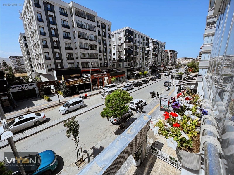 Van İki Nisanın En Gözde Lokasyonunda Satılık 3+1 Daire! — fotoğraf 3
