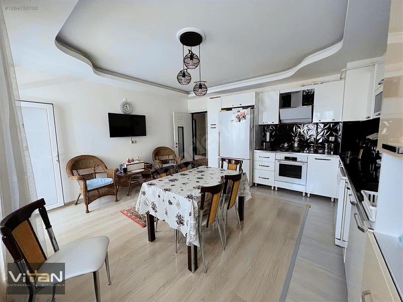 Van İki Nisanın En Gözde Lokasyonunda Satılık 3+1 Daire! — fotoğraf 12