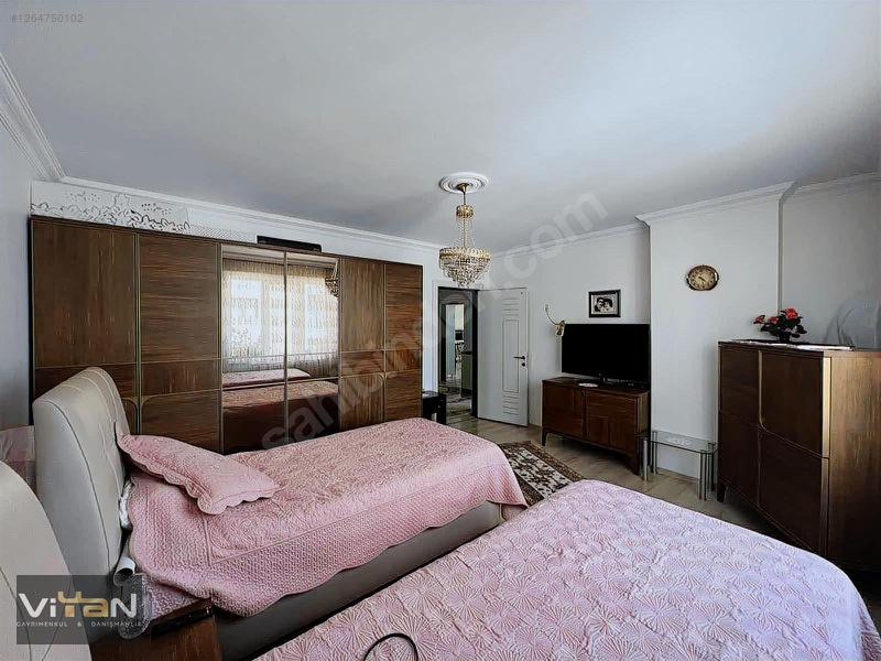 Van İki Nisanın En Gözde Lokasyonunda Satılık 3+1 Daire! — fotoğraf 20