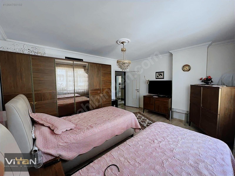 Van İki Nisanın En Gözde Lokasyonunda Satılık 3+1 Daire! — fotoğraf 21