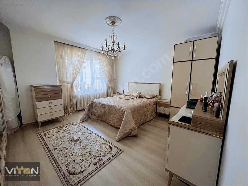 Van İki Nisanın En Gözde Lokasyonunda Satılık 3+1 Daire! — fotoğraf 25