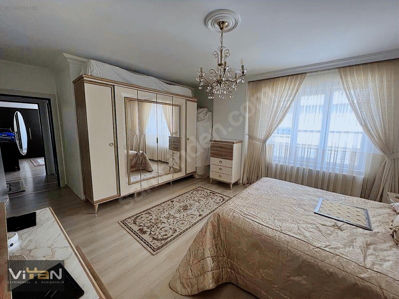 Van İki Nisanın En Gözde Lokasyonunda Satılık 3+1 Daire! — fotoğraf 28