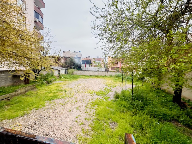 Satılık Arsa;İstiklal Mah.Nuri Osm. Camii, Kadirli Yolu Civ.