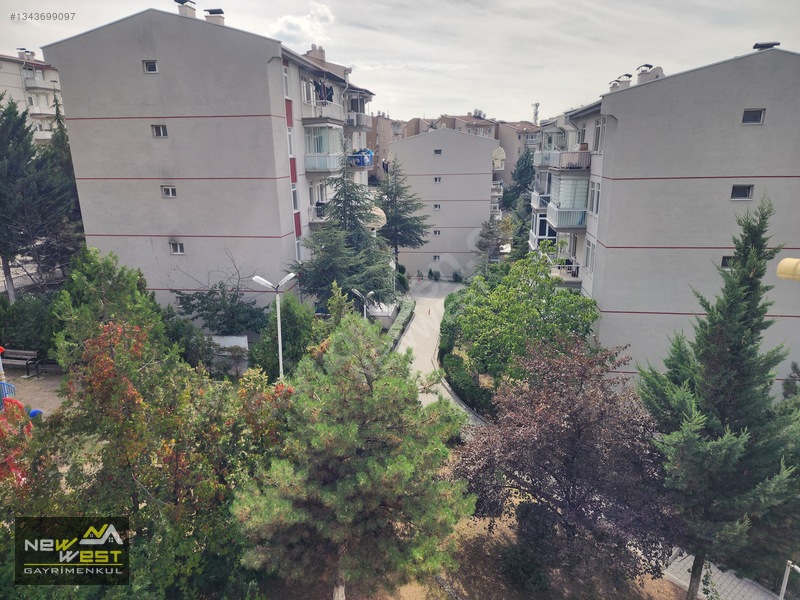 Harika Konumda Site İçinde Kiralık 3+1 Daire — fotoğraf 2
