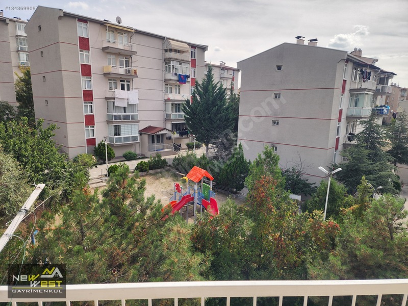Harika Konumda Site İçinde Kiralık 3+1 Daire — fotoğraf 3