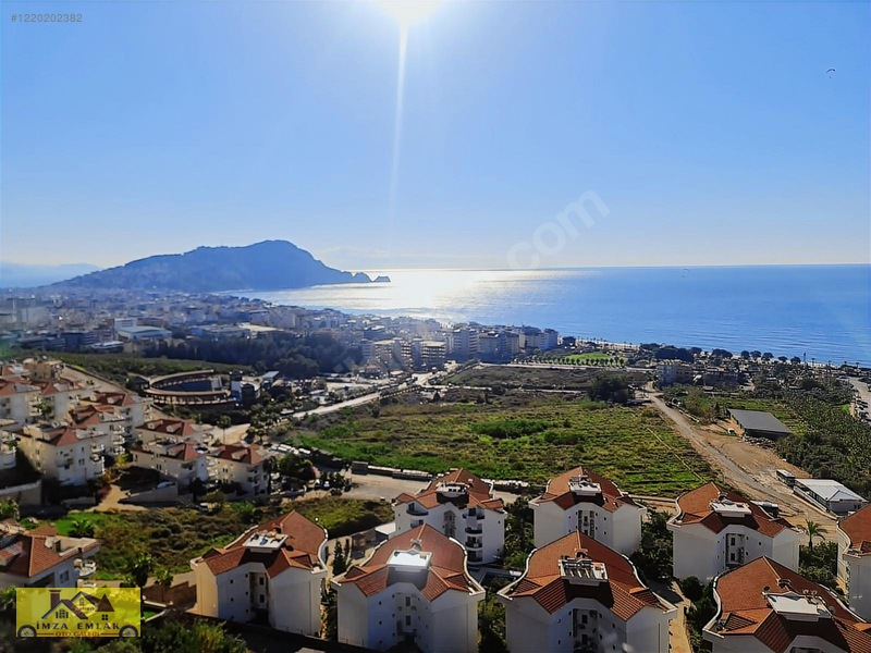 Alanya Merkezde Kleopatra Plajı Üstünde Kale Ve Deniz Manzaralı — fotoğraf 35