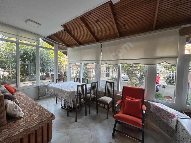 Kilyos'ta Orman Manzaralı, 3 Katlı, 5+2 Kiralık Villa — fotoğraf 2