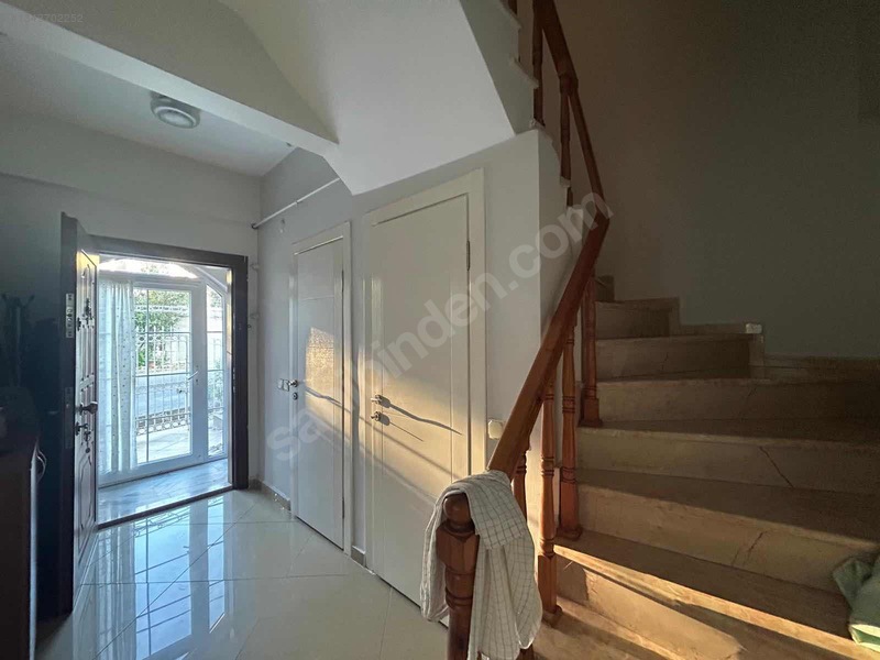 Kilyos'ta Orman Manzaralı, 3 Katlı, 5+2 Kiralık Villa — fotoğraf 3