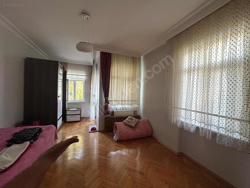 Kilyos'ta Orman Manzaralı, 3 Katlı, 5+2 Kiralık Villa — fotoğraf 11