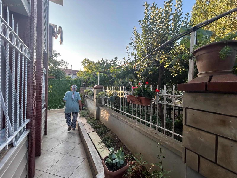 Kilyos'ta Orman Manzaralı, 3 Katlı, 5+2 Kiralık Villa — fotoğraf 31