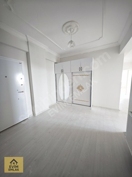 Evım Emlak'tan 15 Temmuz Mahallesı'nde Satılık Fırsat 3+1 Daıre! — fotoğraf 5