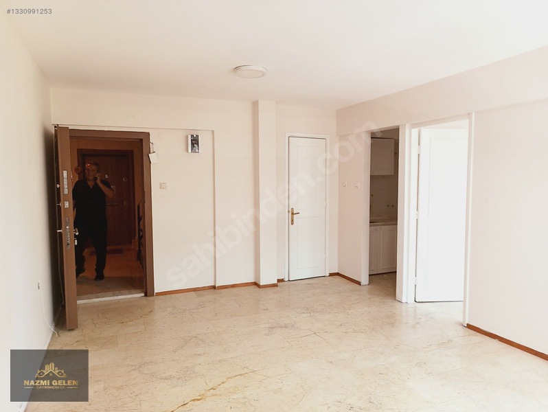 Ege Sağlık Hst. Acil Karşısı Muayehaneye Uygun Kiralık 1+1 Ofis — fotoğraf 2
