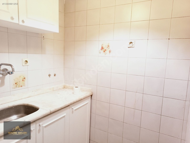 Ege Sağlık Hst. Acil Karşısı Muayehaneye Uygun Kiralık 1+1 Ofis — fotoğraf 8