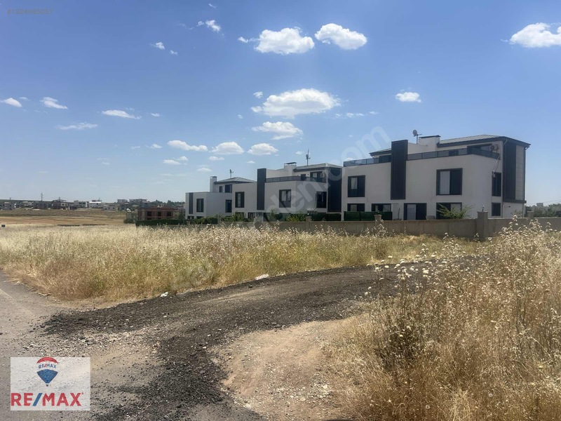 Sur Bağıvarda Şehir Merkezie Yakın Satılık İmarlı İfrazlı Arsa — fotoğraf 7
