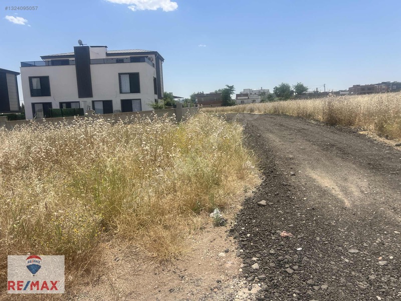 Sur Bağıvarda Şehir Merkezie Yakın Satılık İmarlı İfrazlı Arsa — fotoğraf 16