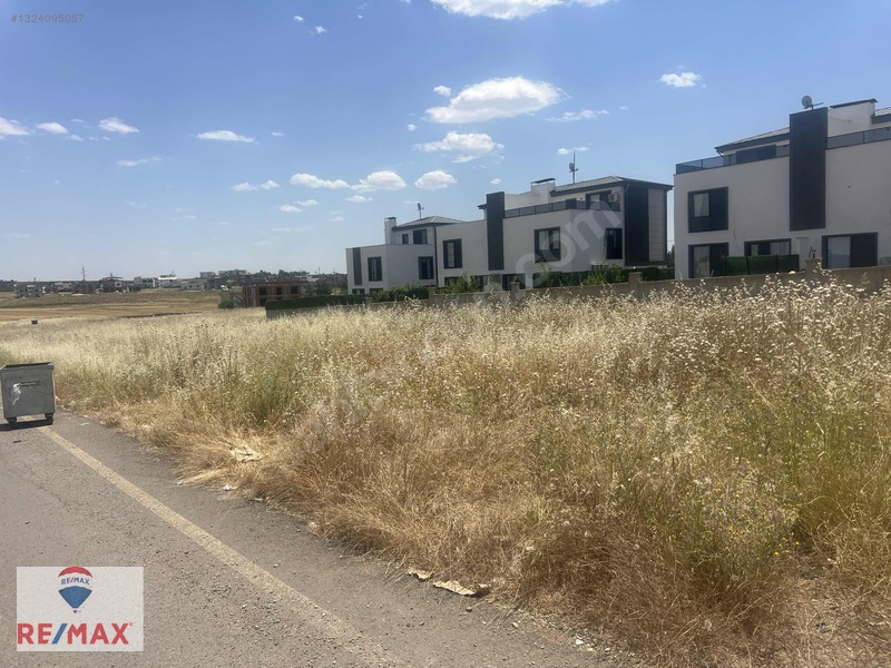 Sur Bağıvarda Şehir Merkezie Yakın Satılık İmarlı İfrazlı Arsa — fotoğraf 18