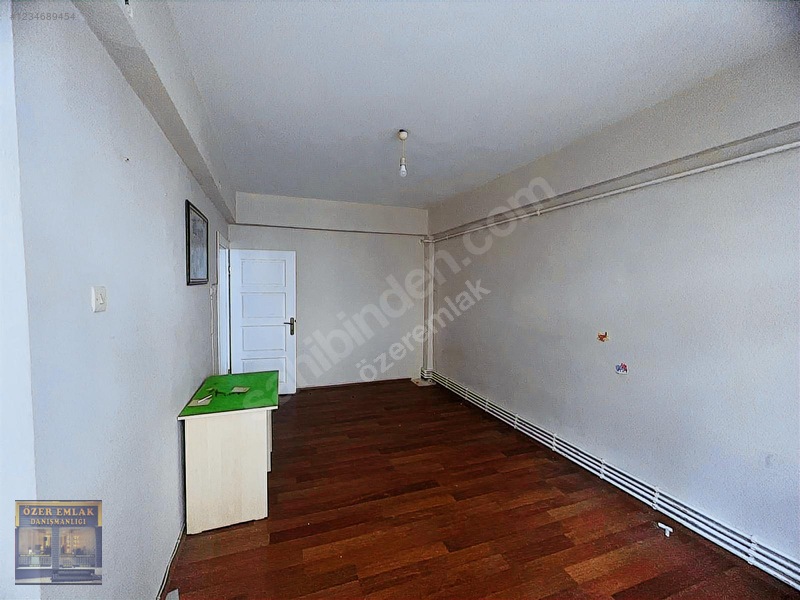 Uğur Mumcu Meydanında 2+1 D.gazlı Asansörlü Satılık Daire — fotoğraf 7