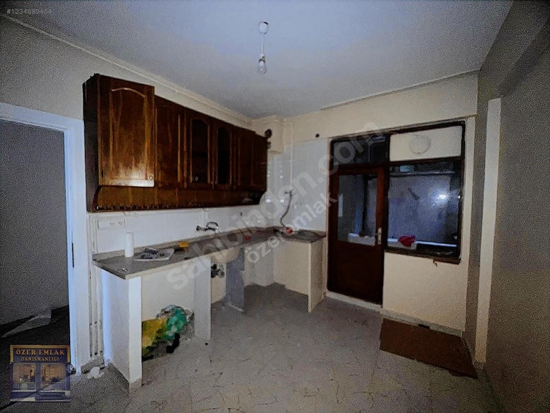 Uğur Mumcu Meydanında 2+1 D.gazlı Asansörlü Satılık Daire — fotoğraf 12