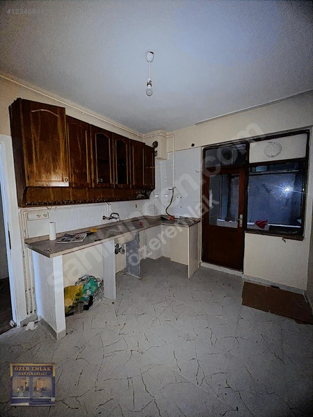 Uğur Mumcu Meydanında 2+1 D.gazlı Asansörlü Satılık Daire — fotoğraf 13