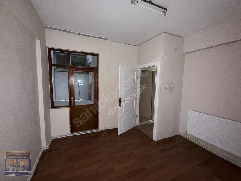 Uğur Mumcu Meydanında 2+1 D.gazlı Asansörlü Satılık Daire — fotoğraf 30