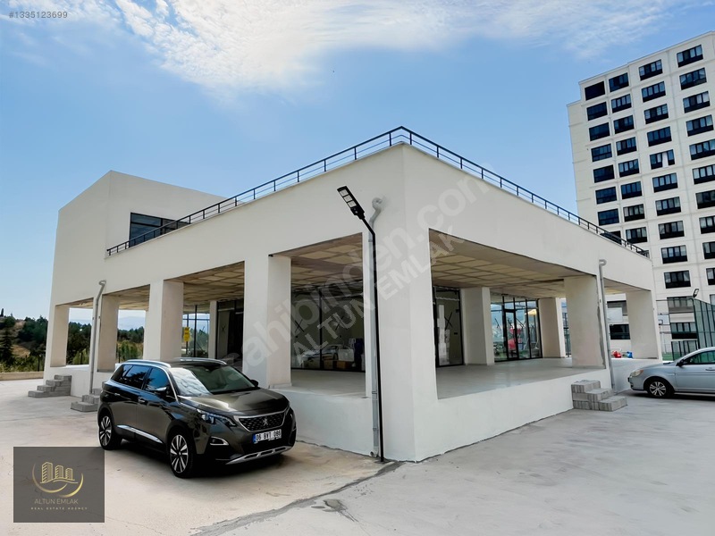 Güneşli Metropol Towers'Ta Satılık 100M² Dükkan