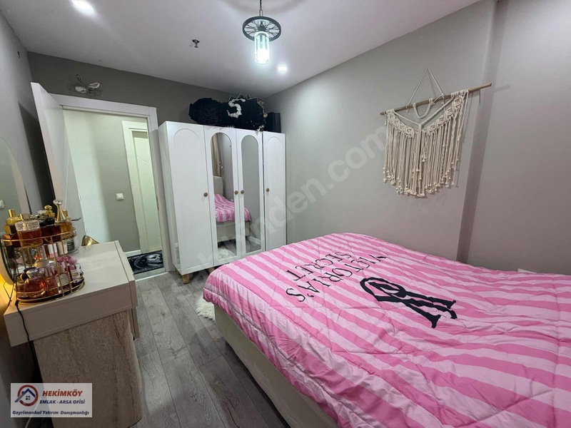 Merkezi Konumda Satılık Geniş 1+1 — fotoğraf 9