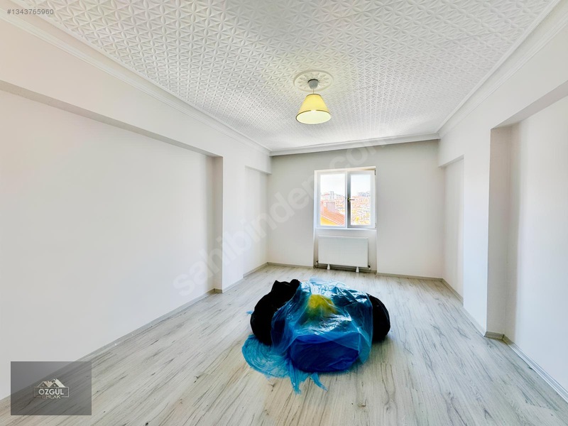 Özgül Emlak'tan Merkezde Ön Cephe Masrafsız Katta 3+1 Kiralık — fotoğraf 16
