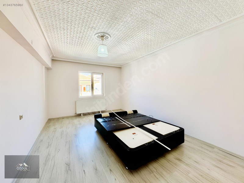 Özgül Emlak'tan Merkezde Ön Cephe Masrafsız Katta 3+1 Kiralık — fotoğraf 25