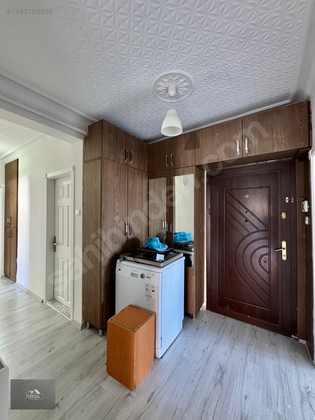 Özgül Emlak'tan Merkezde Ön Cephe Masrafsız Katta 3+1 Kiralık — fotoğraf 43