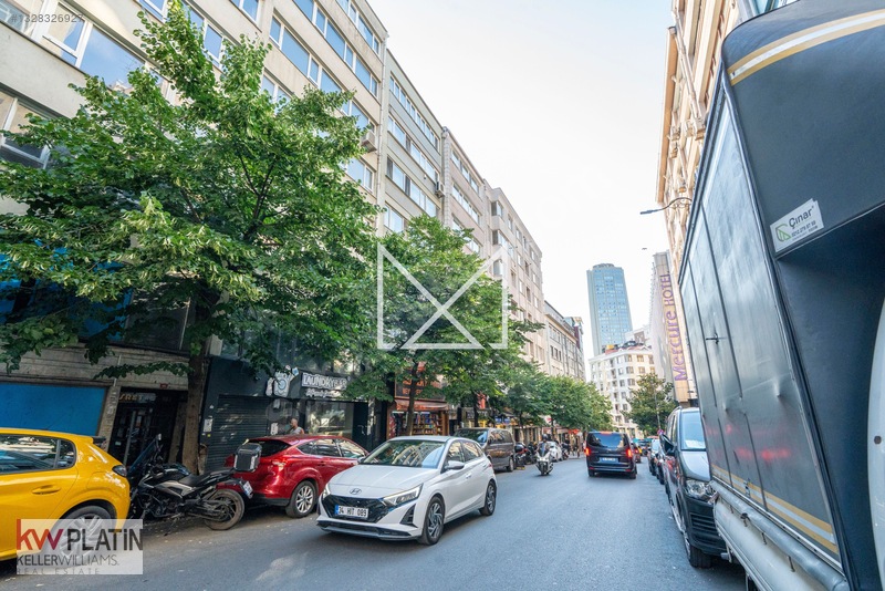 Ergenekon Caddesi Geniş Cepheli Asansörlü Satılık Ara Kat Daire — fotoğraf 18