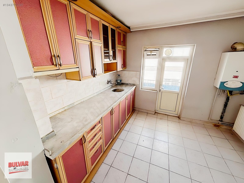 Bulvar'dan Merkezi Konum Masrafsız Kiralık 3+1 Daire — fotoğraf 2