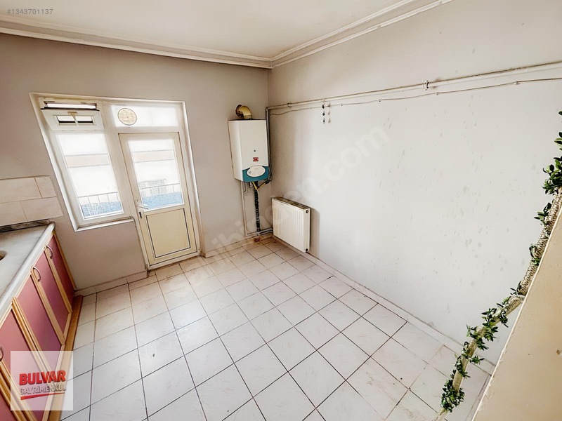 Bulvar'dan Merkezi Konum Masrafsız Kiralık 3+1 Daire — fotoğraf 3