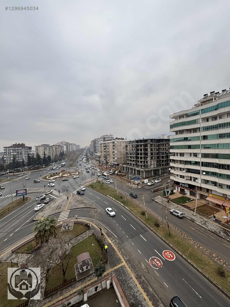 Akdere Emlak'tan Kültür Merkezi Karşısı Satılık 4+1 Geniş Daire — fotoğraf 3