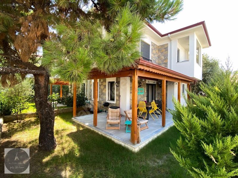 Altun Emlak'Tan Denize Yakın 80 M⁽²⁾ 2+1 İkiz Villa