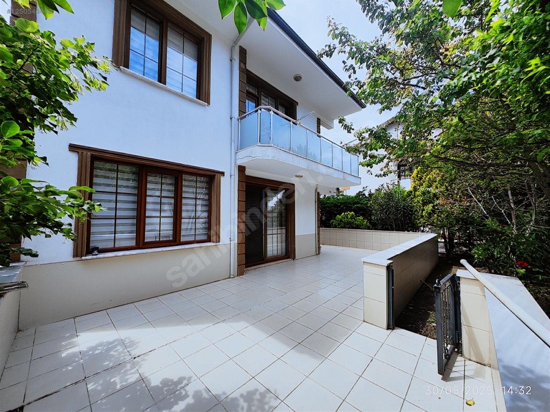 Geniş, Tam Müstakil, Denize Sıfır Sitede, 4+1 Satılık Villa — fotoğraf 2