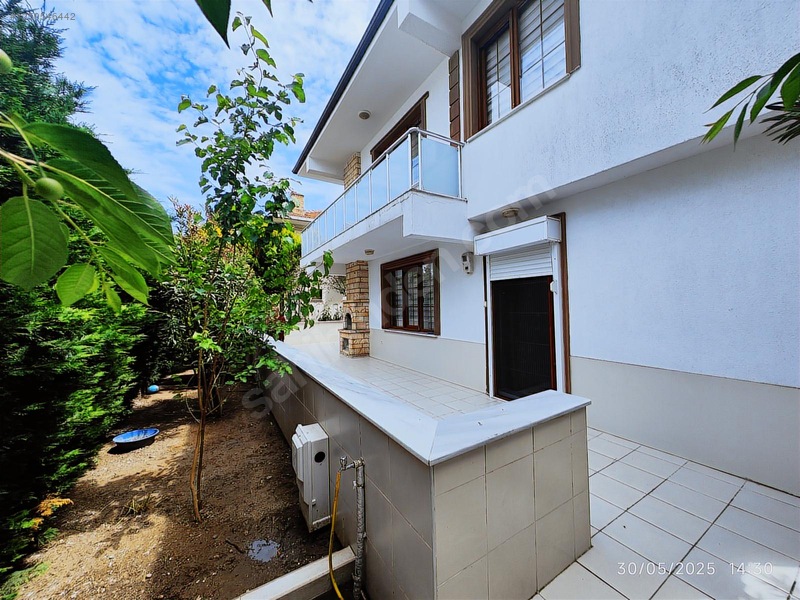 Geniş, Tam Müstakil, Denize Sıfır Sitede, 4+1 Satılık Villa — fotoğraf 3