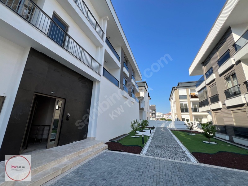 Üniversite Ve Hastane Yakını Havuzlu Kapalı Otoparklı 1+1 Daire — fotoğraf 4