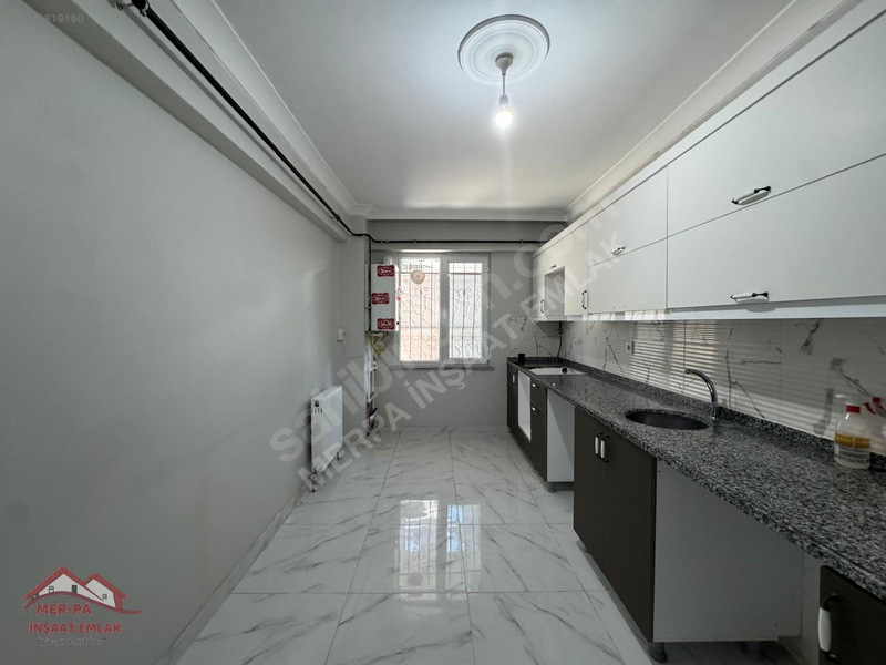 Merpa'dan / İstasyon Mah'de/ Oturuma Hazır/ Kombili/ 3+1 Daire. — fotoğraf 9