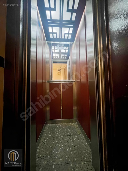 Cadde Üzerinde Metro Yanı Başında,geniş 3+1 Daire — fotoğraf 3