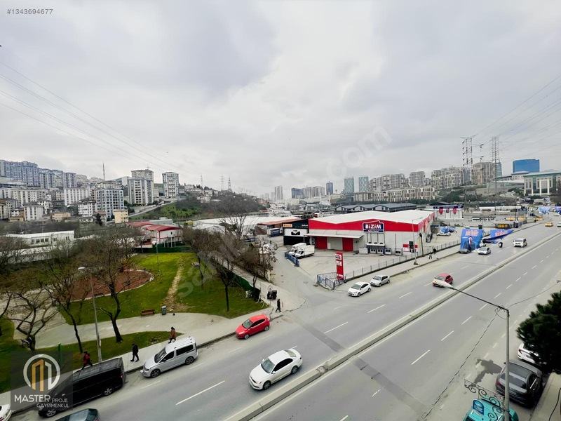 Cadde Üzerinde Metro Yanı Başında,geniş 3+1 Daire — fotoğraf 11