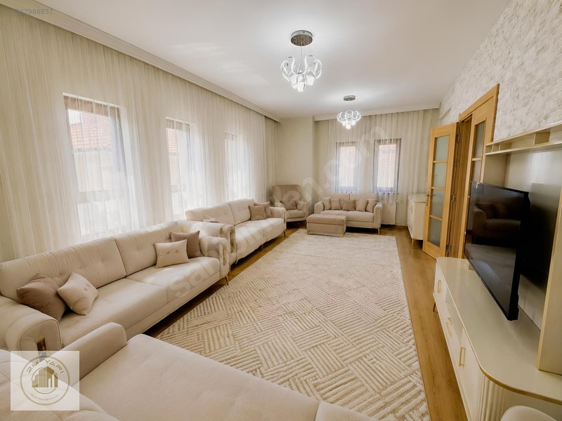 Beykent Satılık 2+1 Renkli Ev — fotoğraf 4