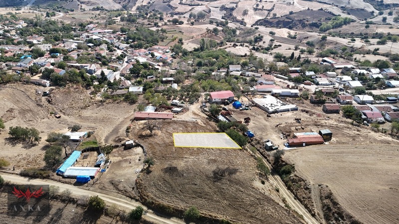 Yeniköyde Satılık İmarlı 779 M2 Arsa — fotoğraf 3