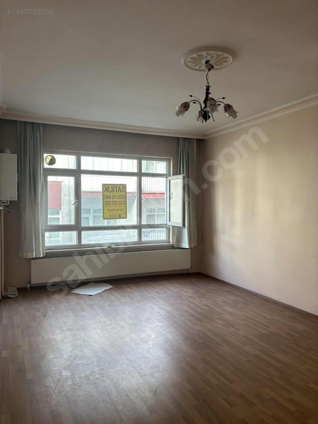 Cumhuriyet Mahallesi Çarşı Merkezde 3+1