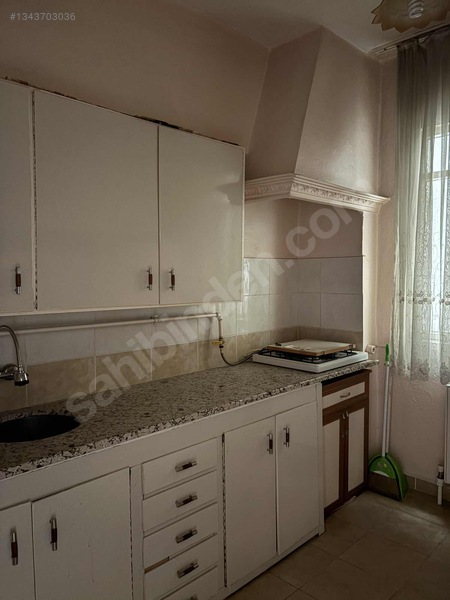 Cumhuriyet Mahallesi Çarşı Merkezde 3+1 — fotoğraf 2