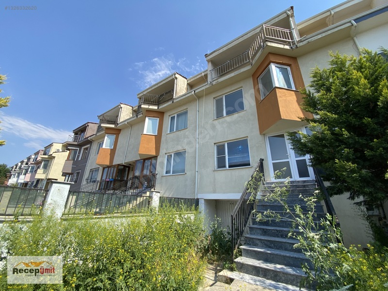 Elmalı Konaklarında 6+1 Konseptinde Bahçeli Triplex Villa