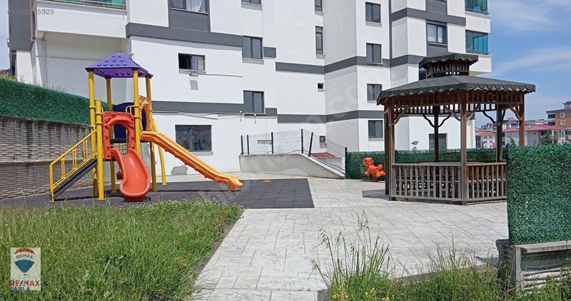 Remax Parla'dan Tepecik Yaşam Evlerinde Geniş Kiralık 3+1 Daire — fotoğraf 7